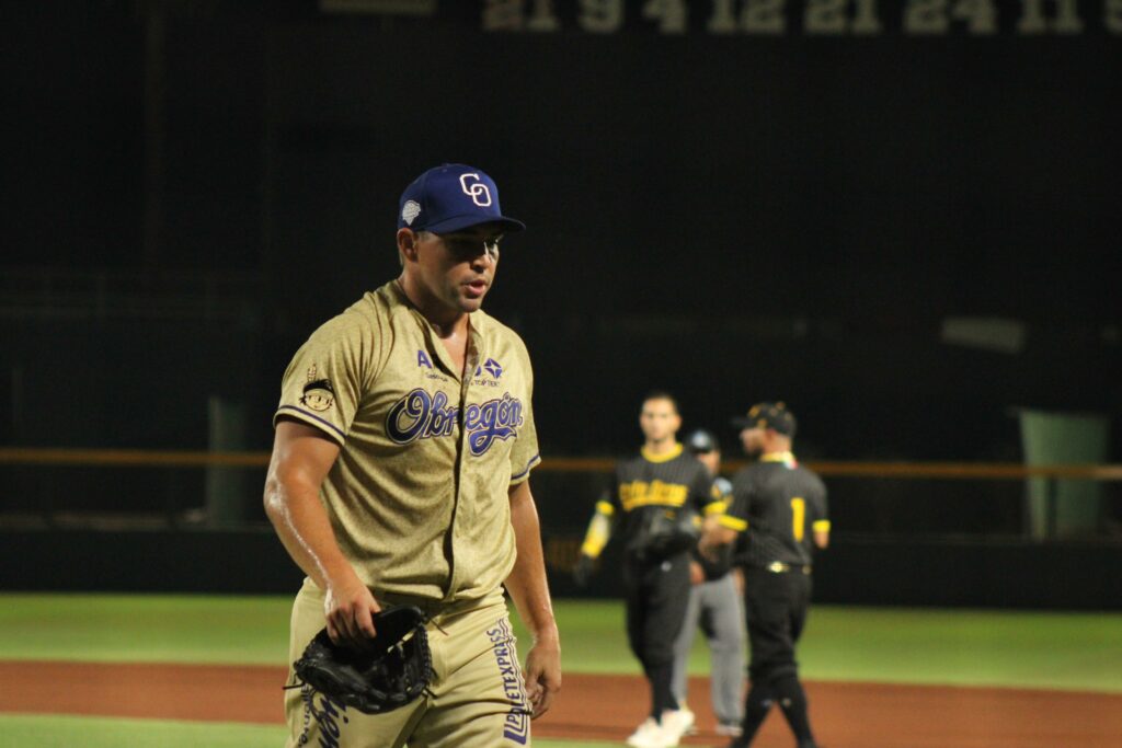 Naranjeros de Hermosillo vencieron 4-2 a los Yaquis de Ciudad Obregón en el arranque de la temporada 2024-2025 de la LMP, en un emocionante juego inaugural celebrado en el Estadio Fernando Valenzuela.