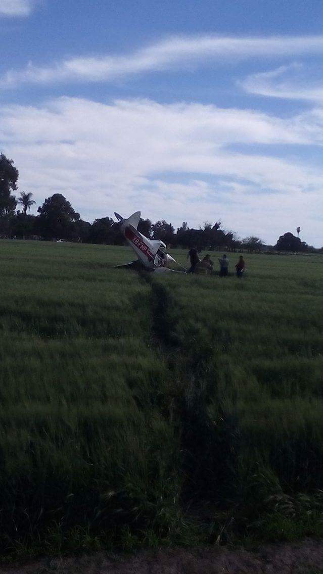 ​Muere piloto al desplomar avioneta