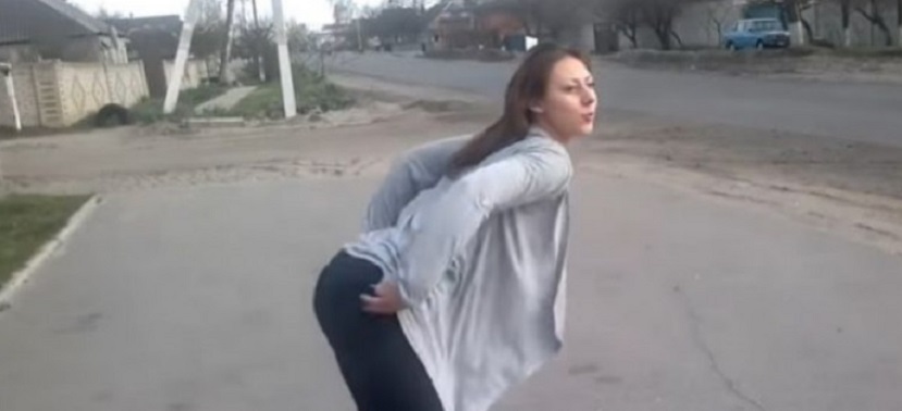VIDEO Chica que hace Twerking provoca accidente