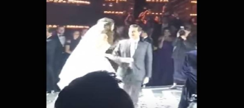 Captan a Peña Nieto bailando en boda con la novia