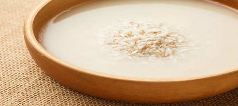 Cómo aclarar la piel con agua de arroz