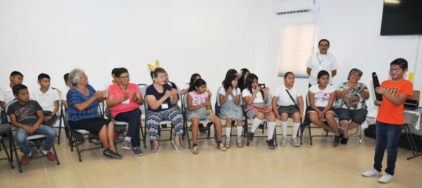 Organiza SEDESSON convivio entre abuelitos y alumnos de primaria por Día del Niño