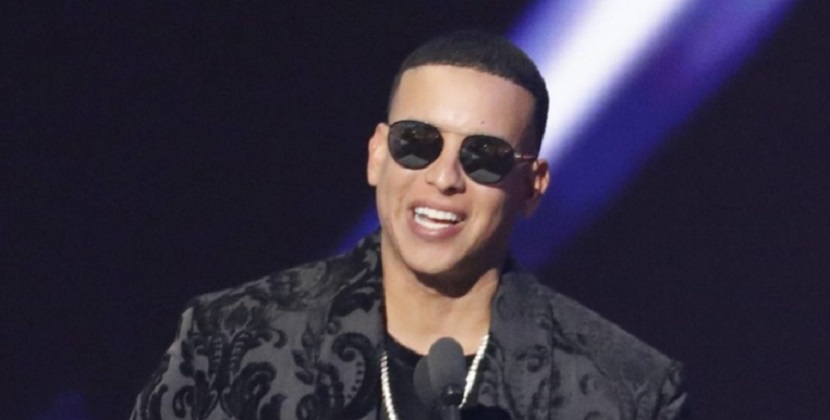 Se hace pasar por Daddy Yankee y roba 2.3 MDD al cantante