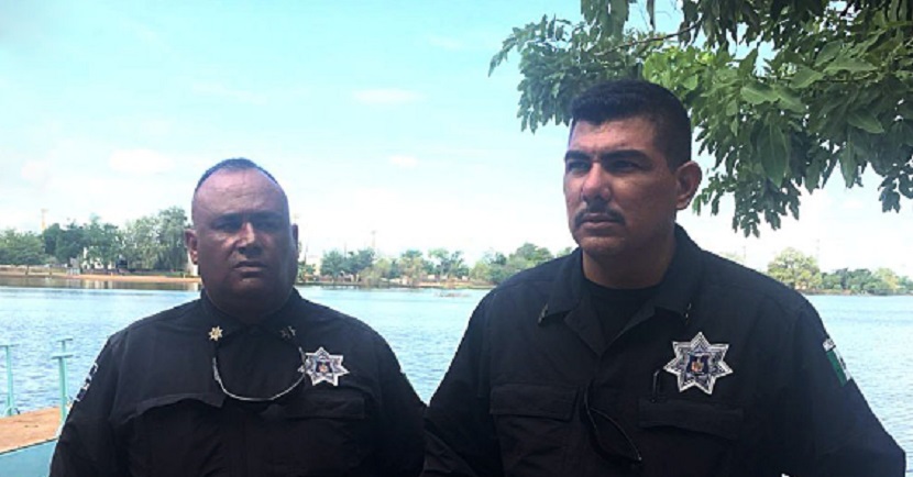 Salvan policías municipales a mujer en las aguas de la Laguna del Náinari