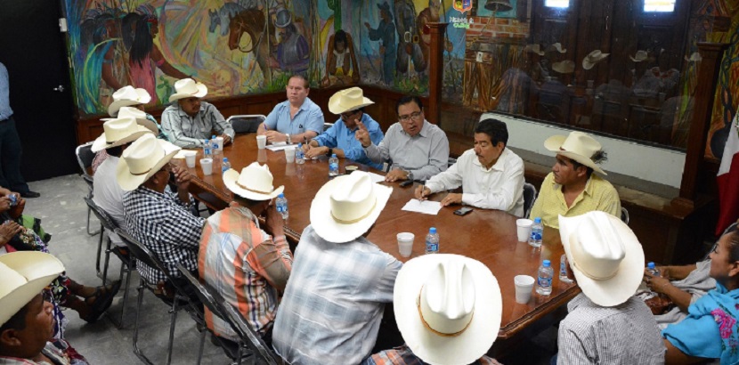 Reafirma alcalde compromiso con miembros de la Tribu Yaqui