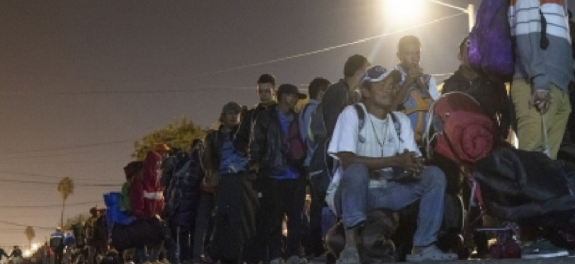 Estados Unidos negará asilo a migrantes que entren al país por México
