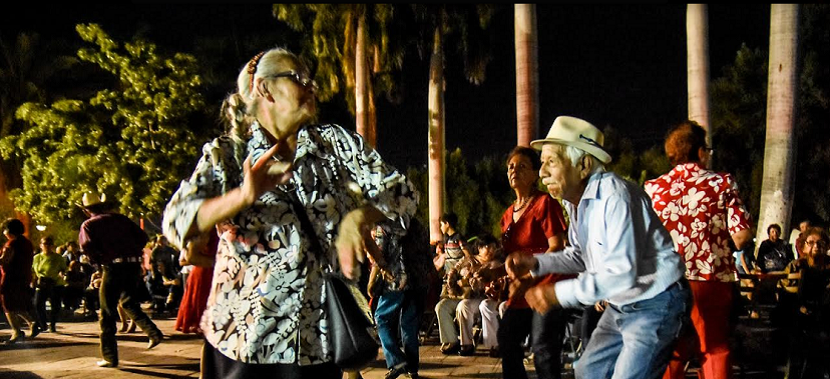 Inician “Viernes de danzón” de INAPAM en la plaza Lázaro Cárdenas
