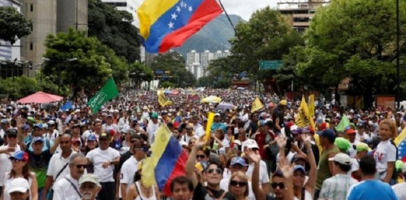 Inicia megamarcha en Venezuela al grito de ‘Va a caer, este gobierno va a caer’