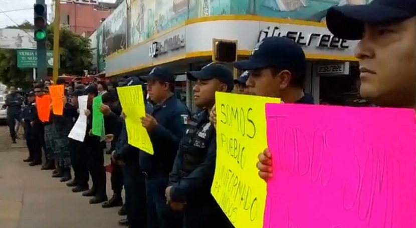 Protestan elementos de Policía Federal en Ciudad Obregón