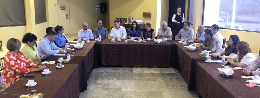 Se reúne funcionario de Cofetur con integrantes de OCV y hoteleros de Hermosillo