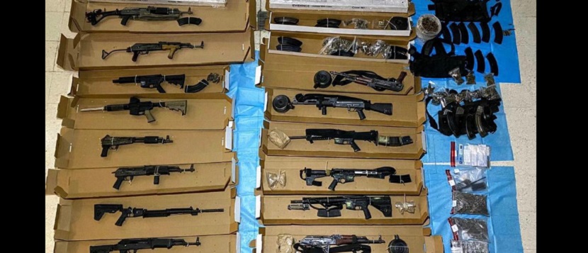 Aseguran armas de grueso calibre, parque y vehículos blindados en Sonora