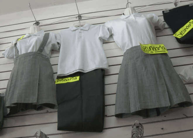 Distribuyen de uniformes escolares para el ciclo 2024-2025