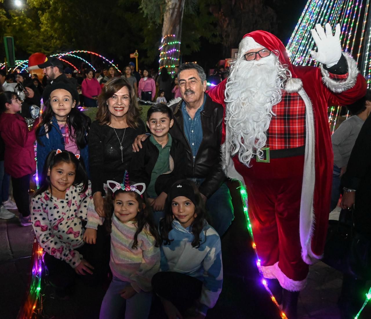 Cajeme enciende la magia de la Navidad