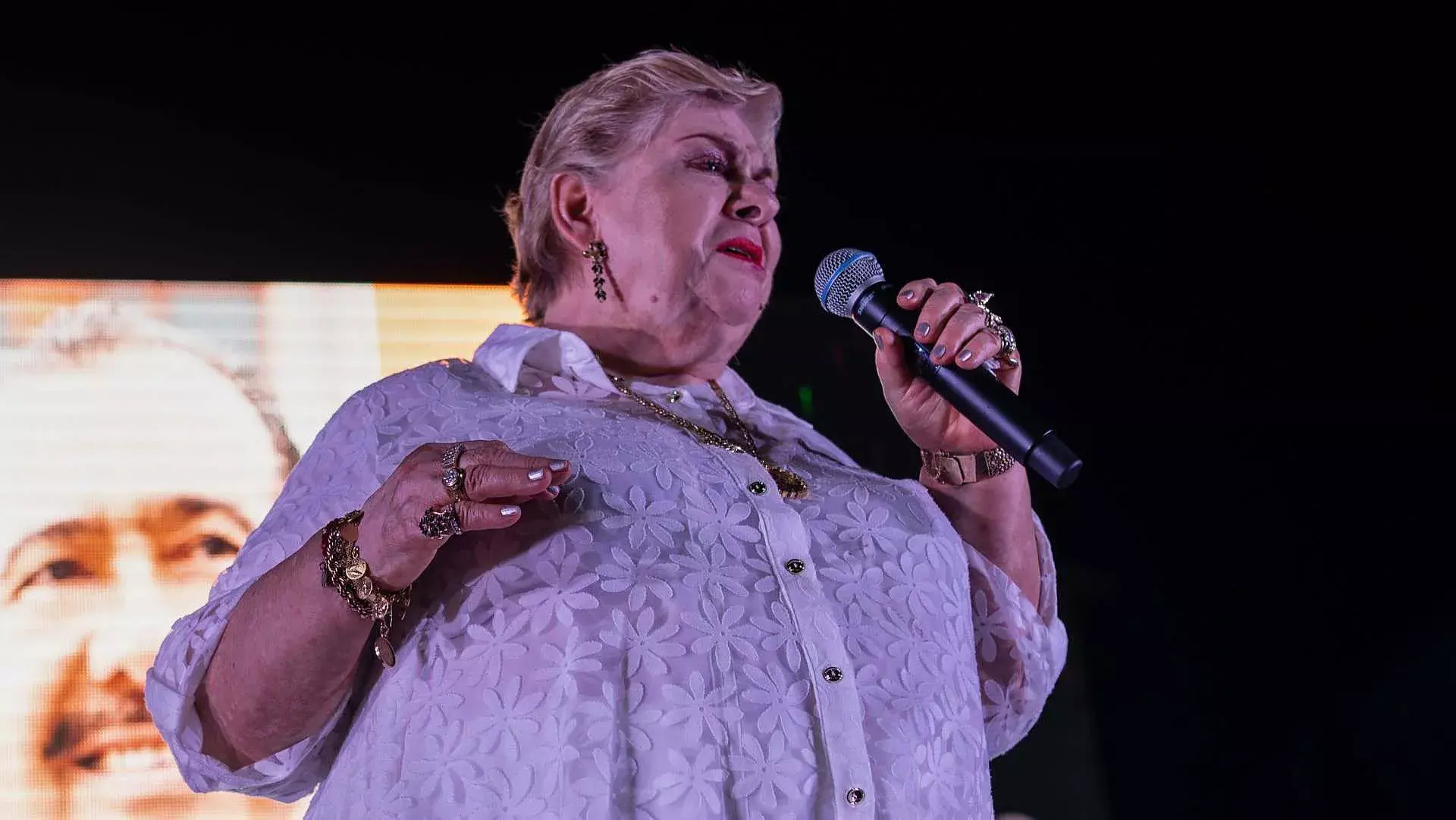 Paquita la del Barrio, un adiós a la voz del despecho mexicano