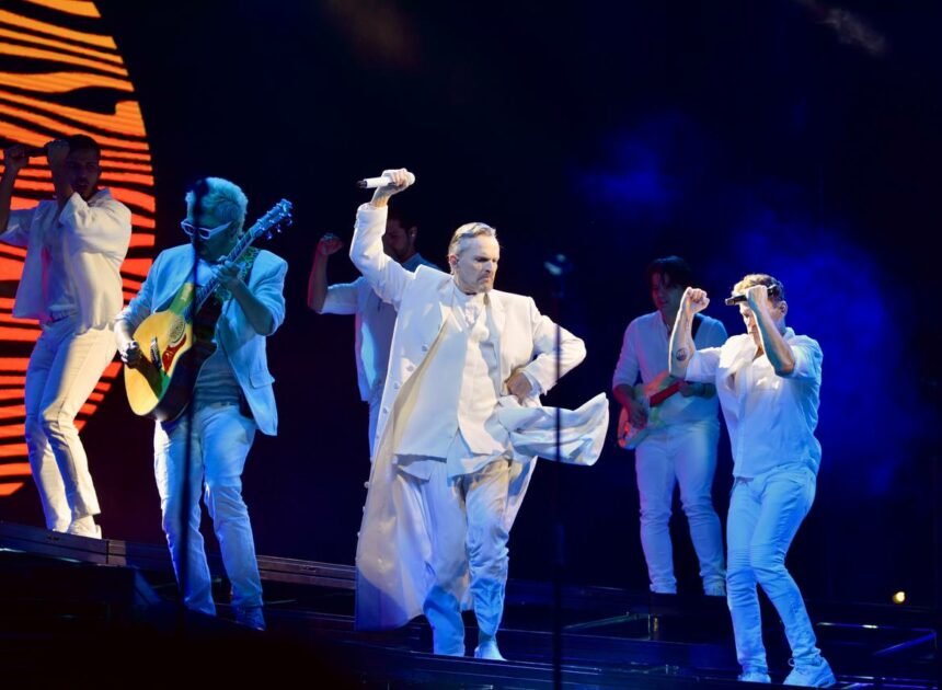 Fiestas del Pitic: Miguel Bosé conquista Hermosillo en noche inolvidable