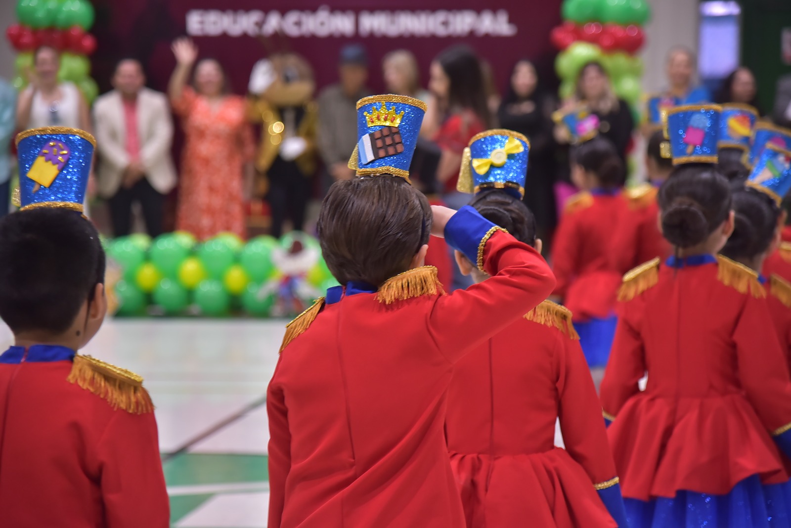 Niñas y niños de Cajeme celebran a Cri-Cri