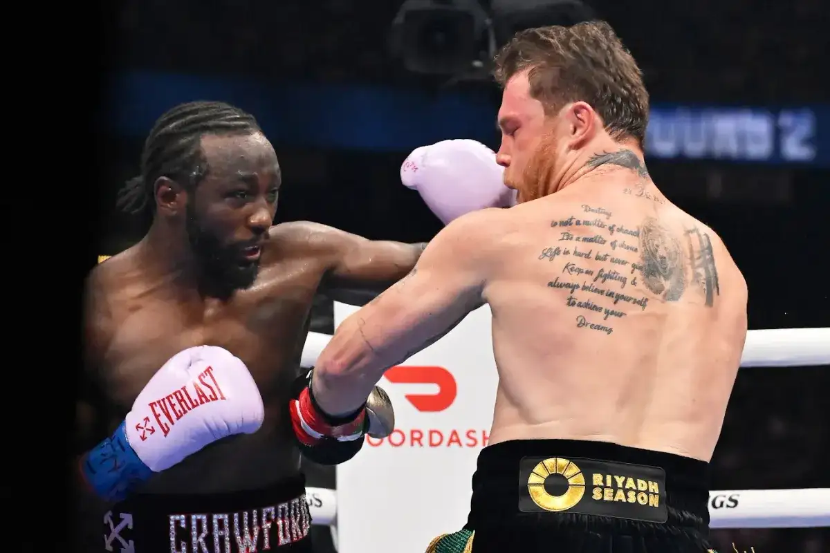 ¡Cayó el rey! Bud borra a Canelo y hace historia