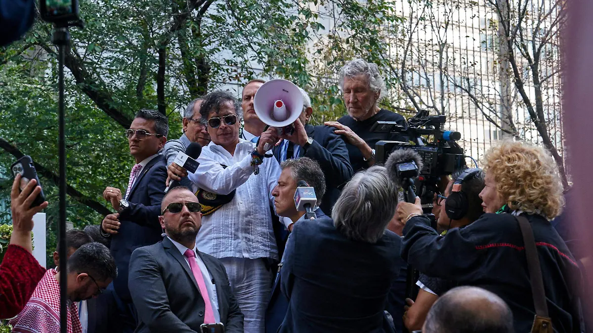 Waters + Petro: protesta que hace ruido mundial