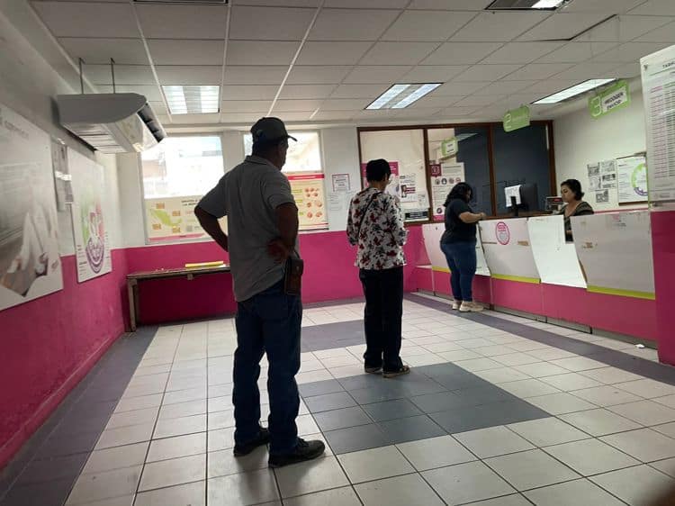 Correos de México “en pausa, pero no en huelga”: empleados siguen bajo protesta en Obregón