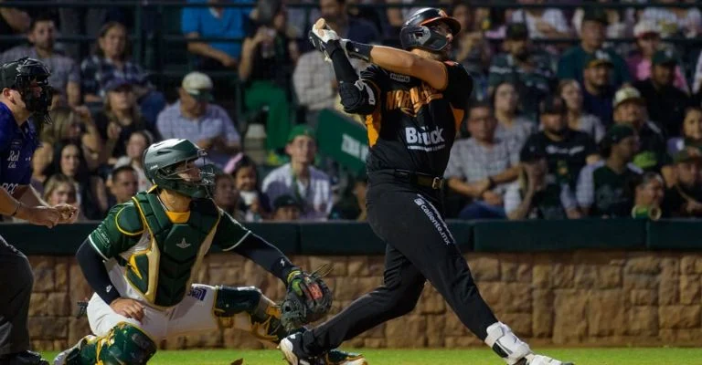 ¡Imparables! Naranjeros aplasta a Cañeros con lluvia de jonrones y se adueña del liderato