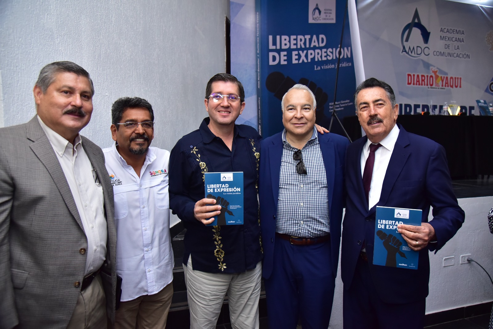 Javier Lamarque destaca la importancia de la libertad de expresión durante presentación de libro