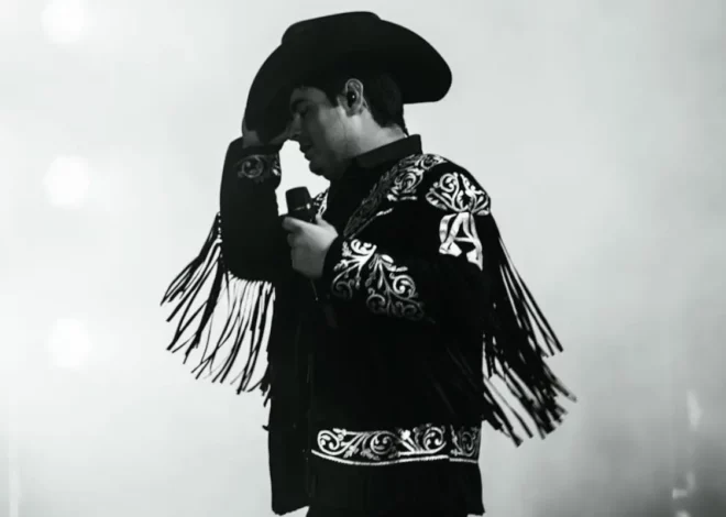 ¿Amenaza o homenaje? El extraño momento de Alfredo Olivas en pleno concierto