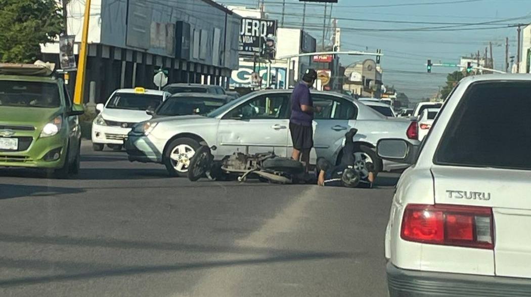 Motociclista accidentado en Ciudad Obregón manda mensaje desde el suelo para avisar que llegará tarde