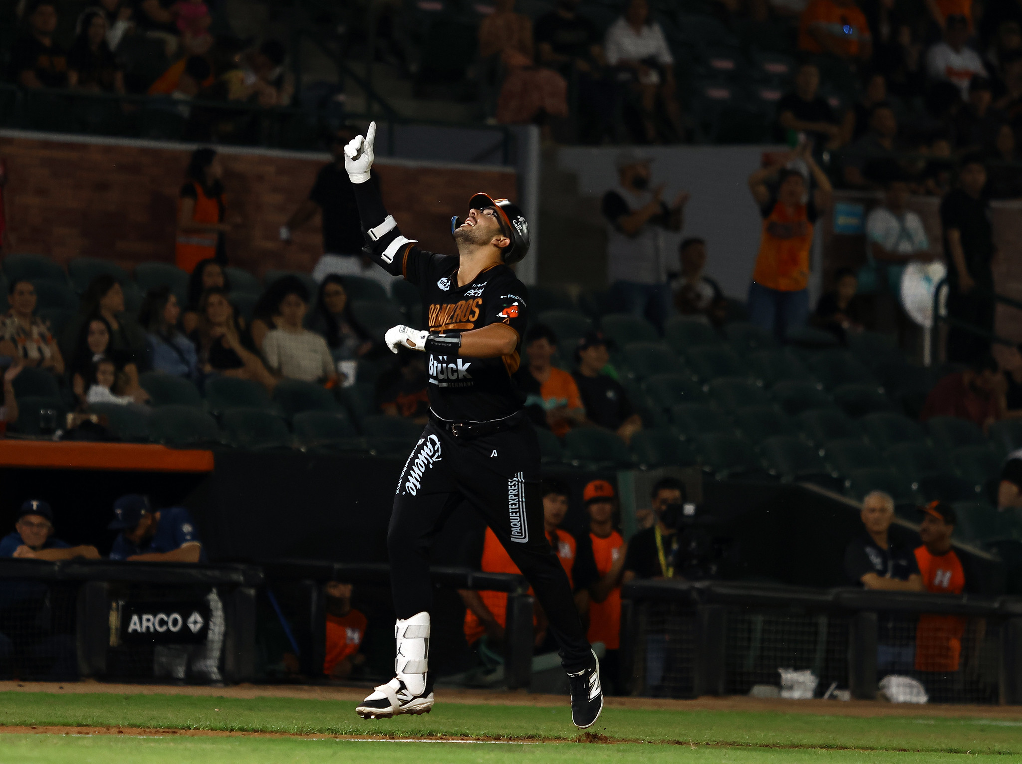 Naranjeros vence 5-3 a Tucson y se prepara para el Clásico Sonorense