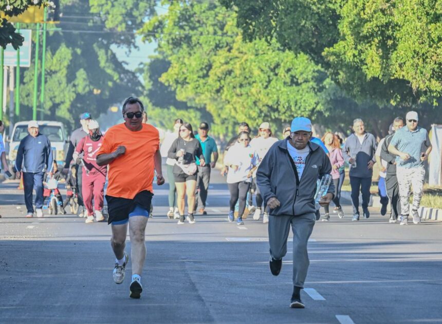 Domingueando en Bici reúne a familias cajemenses en una nueva jornada sobre la Náinari