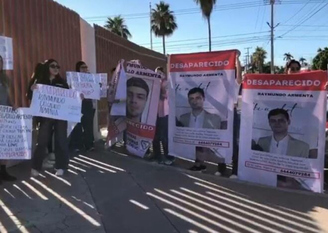 Familiares bloquean acceso a la FGJE en reclamo por joven privado de la libertad en Ciudad Obregón