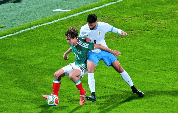 Raúl Jiménez explota contra la afición: “Por eso nos llevan a Estados Unidos”