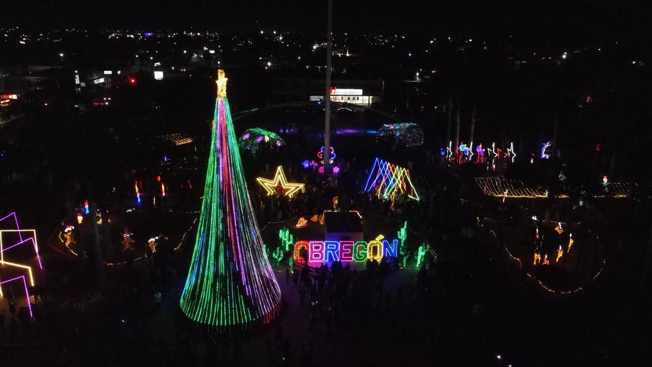 Así inició la Navidad en Cajeme: miles celebran el encendido del Árbol Municipal