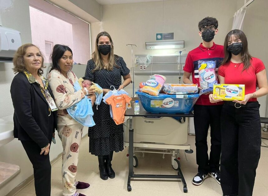 DIF Cajeme celebra al primer bebé nacido en Navidad 2025