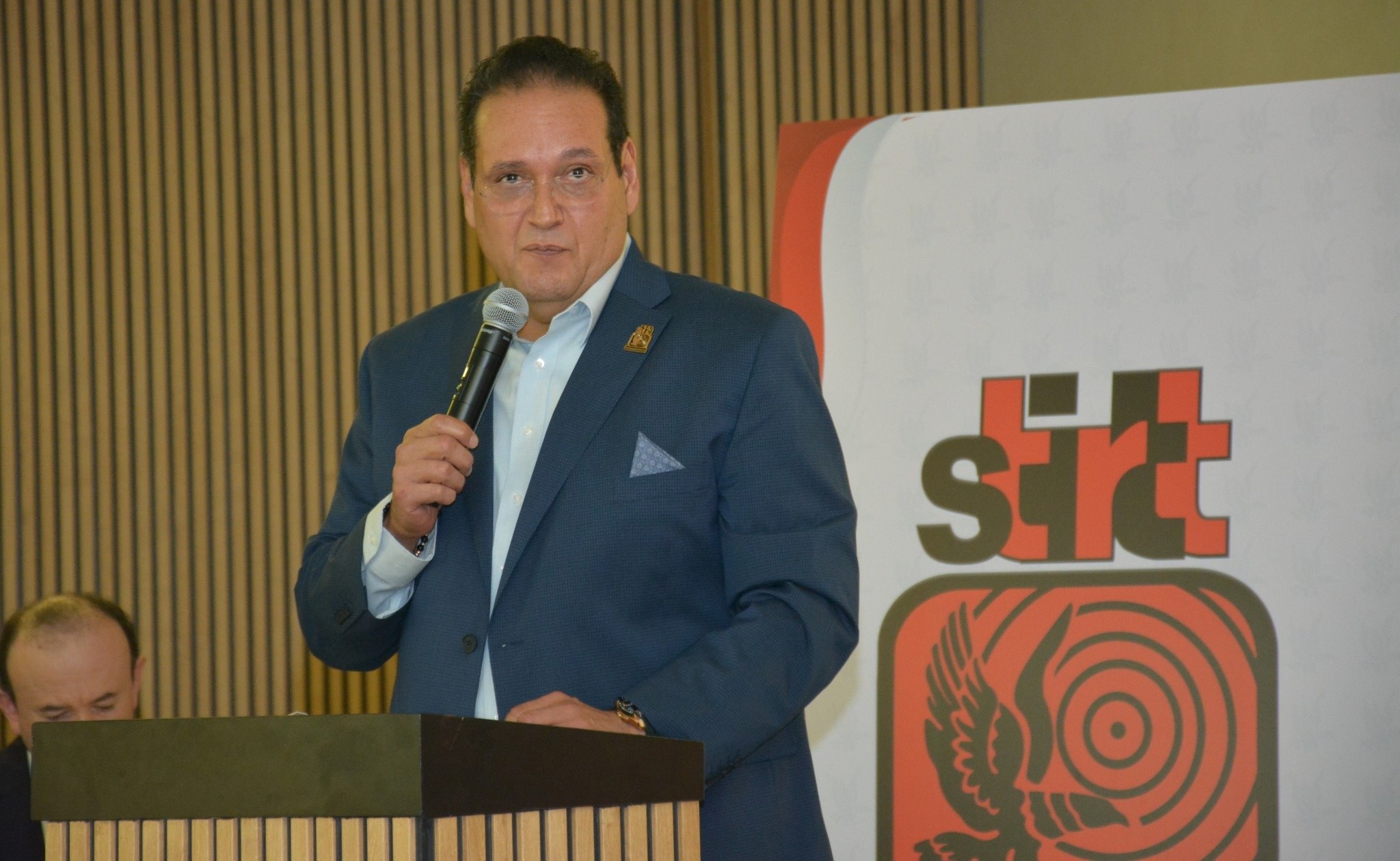 Exigen trabajo digno en revisión del Contrato Ley