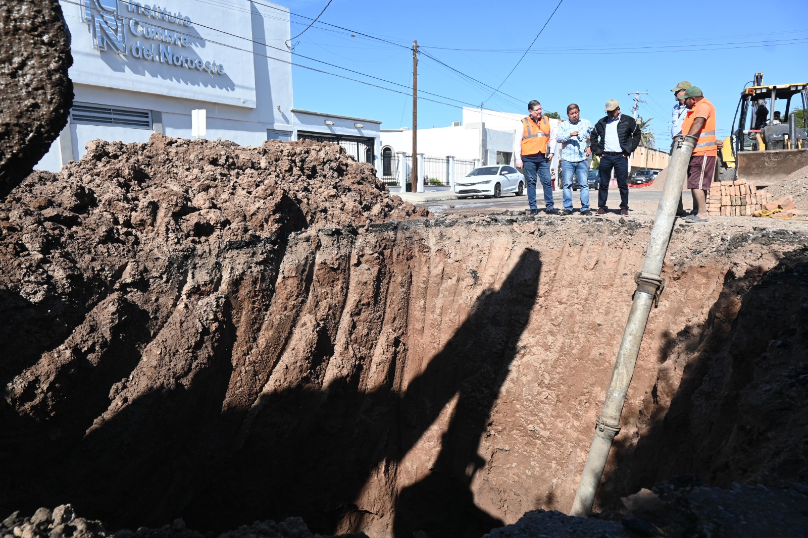 Atiende OOMAPAS hundimiento en colector de la colonia Cuauhtémoc