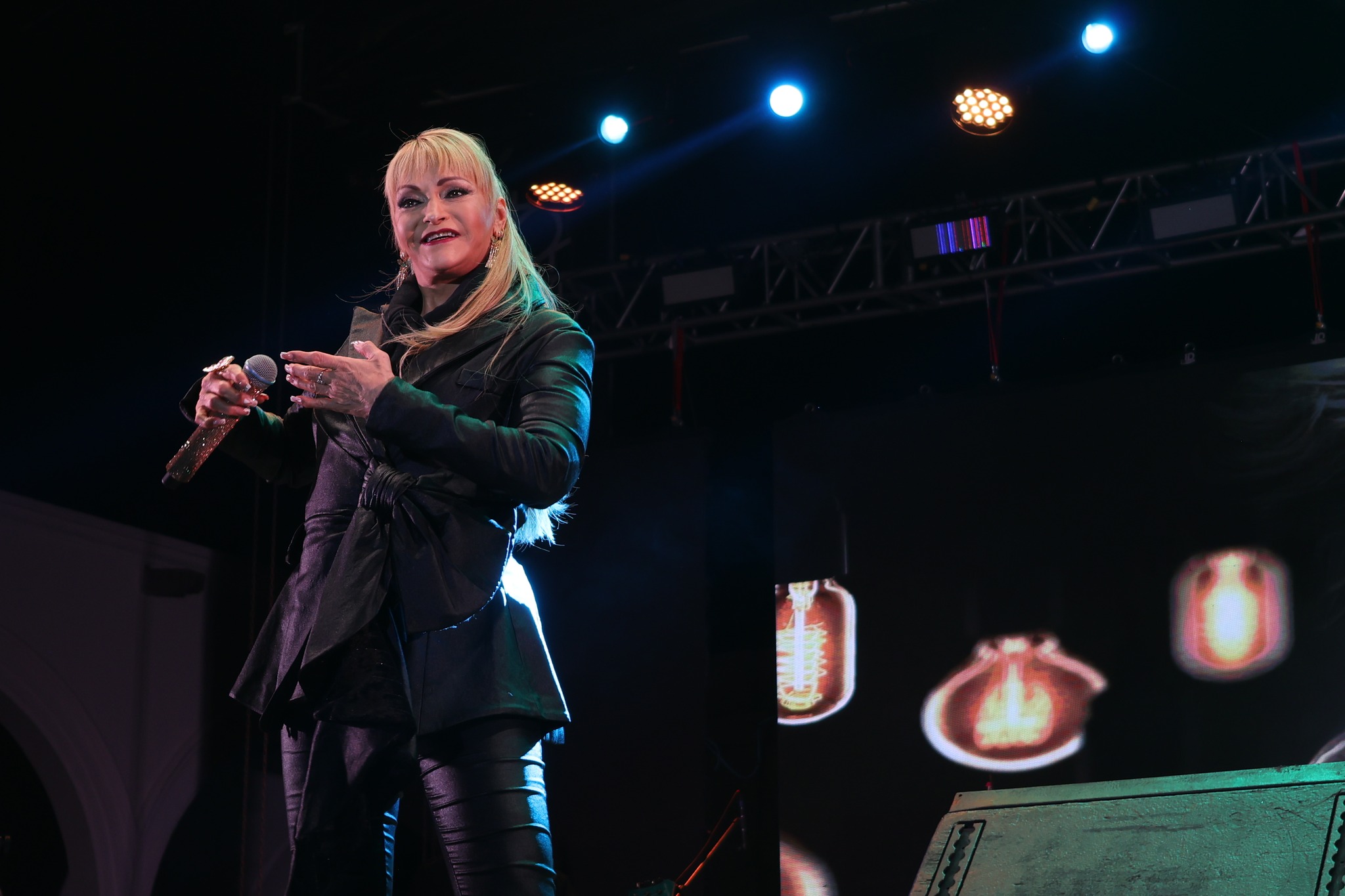 Rocío Banquells emociona a Álamos en una noche para el recuerdo