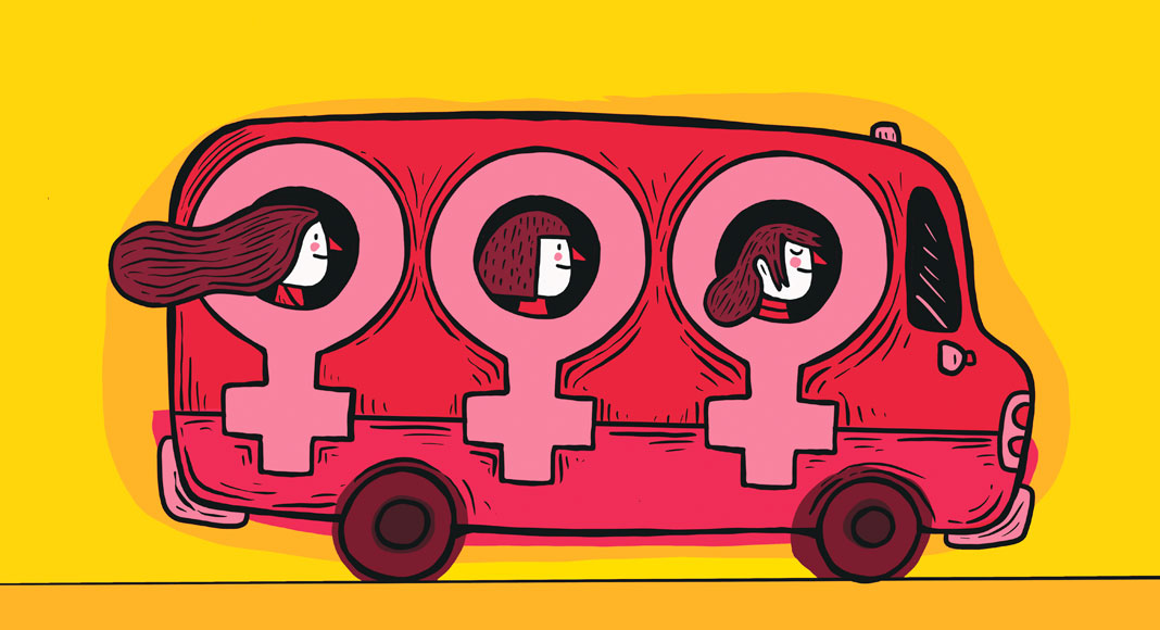 Mujeres viajan seguras en taxis de Obregón