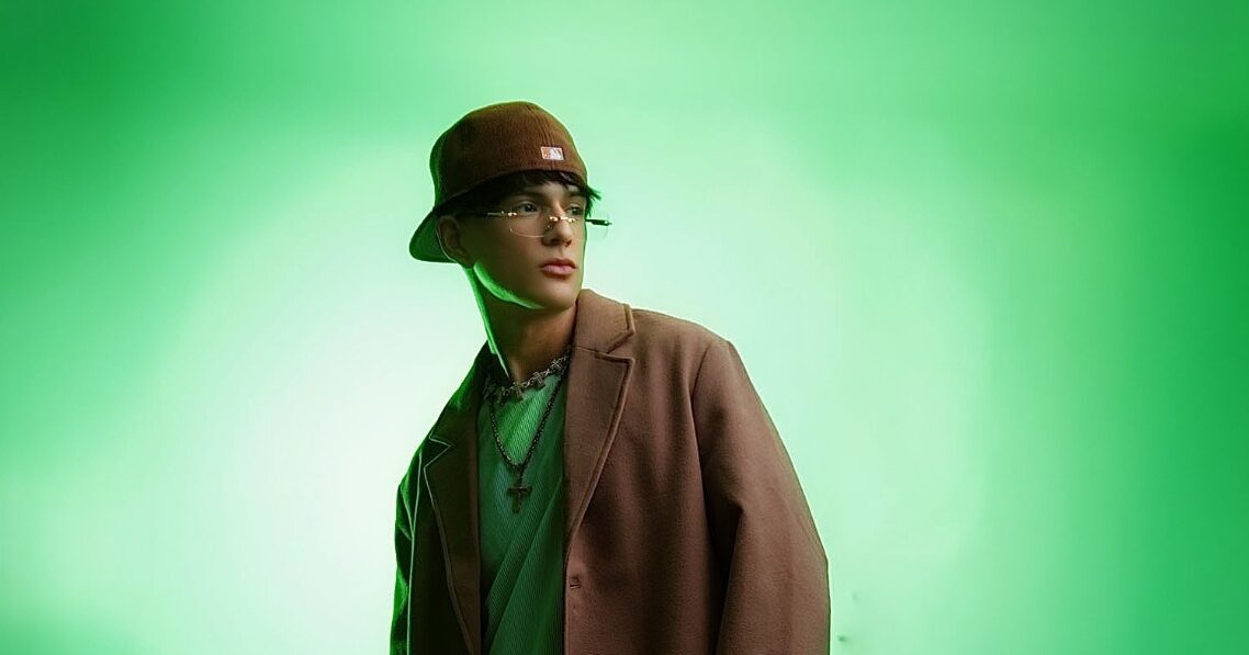 Cassil presenta “Se pega sola” y arranca una nueva etapa musical