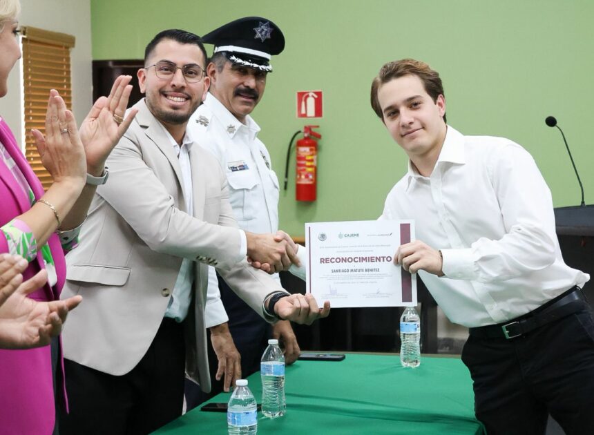 Reconocen a pasantes de salud por su servicio en Cajeme