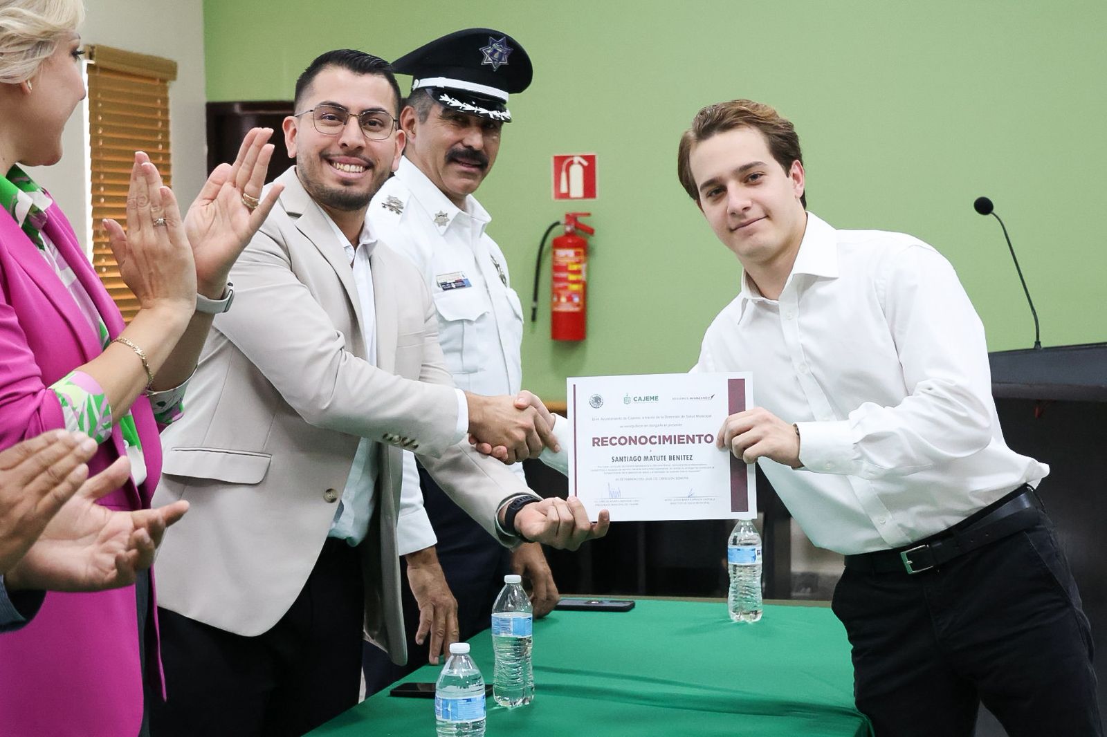 Reconocen a pasantes de salud por su servicio en Cajeme