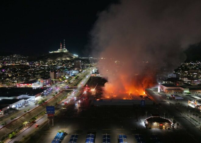 Incendio consume inmueble del ex Sam’s Club en Hermosillo