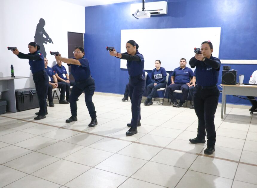 Cadetes entrenan con simulador de tiro