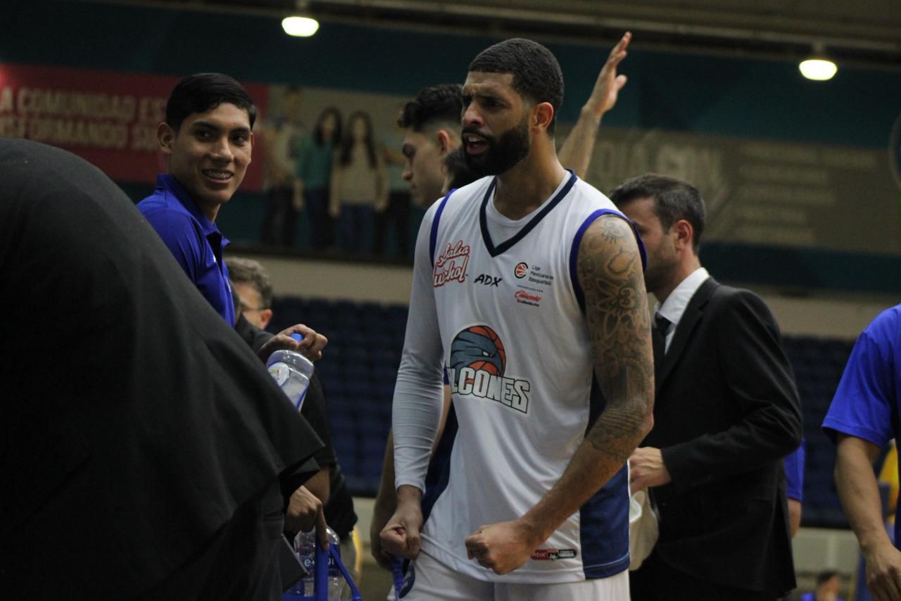 Halcones firman remontada épica y barren a Caballeros