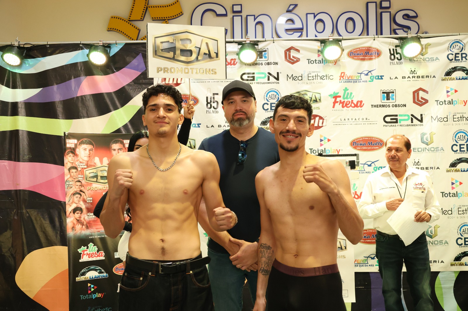 Listos los guantes: boxeadores superan la báscula en Obregón