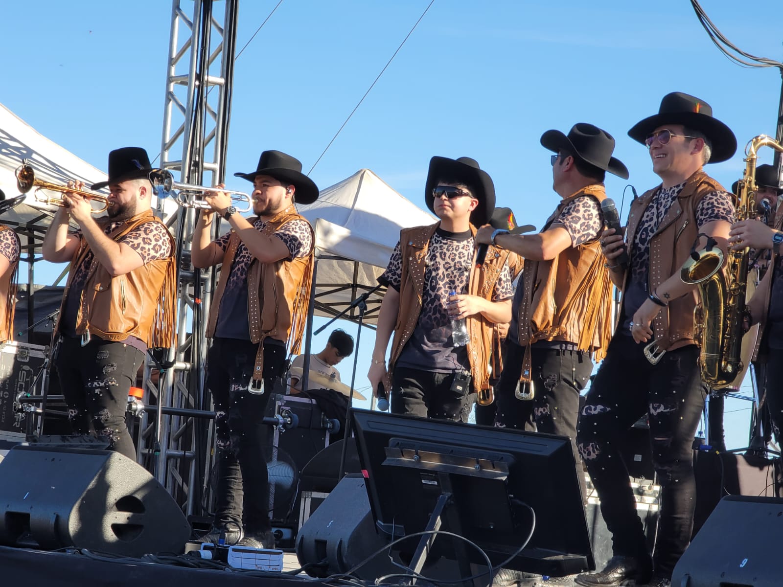 Carín León convierte La Cura Fest en una fiesta inolvidable