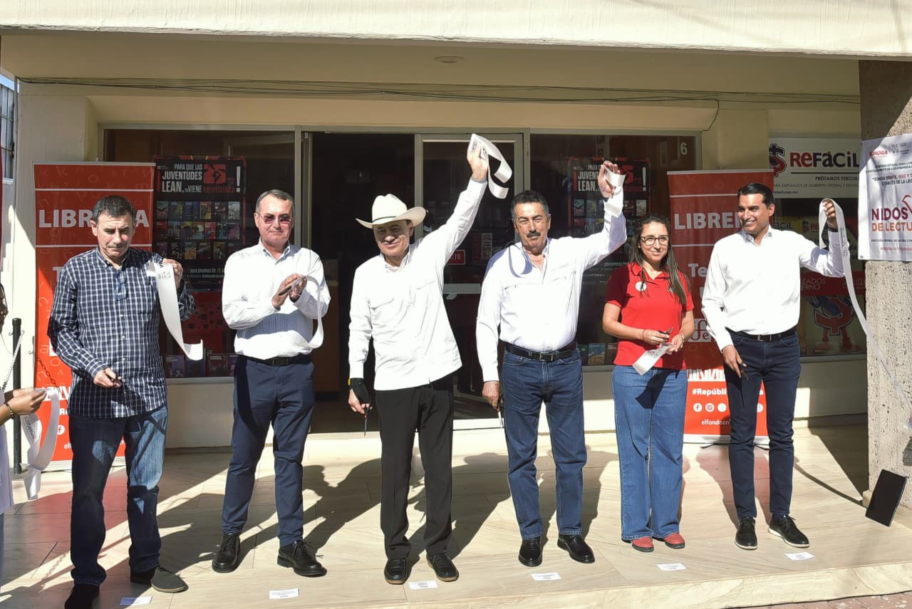Inauguran librería y entregan colección para jóvenes en Cajeme