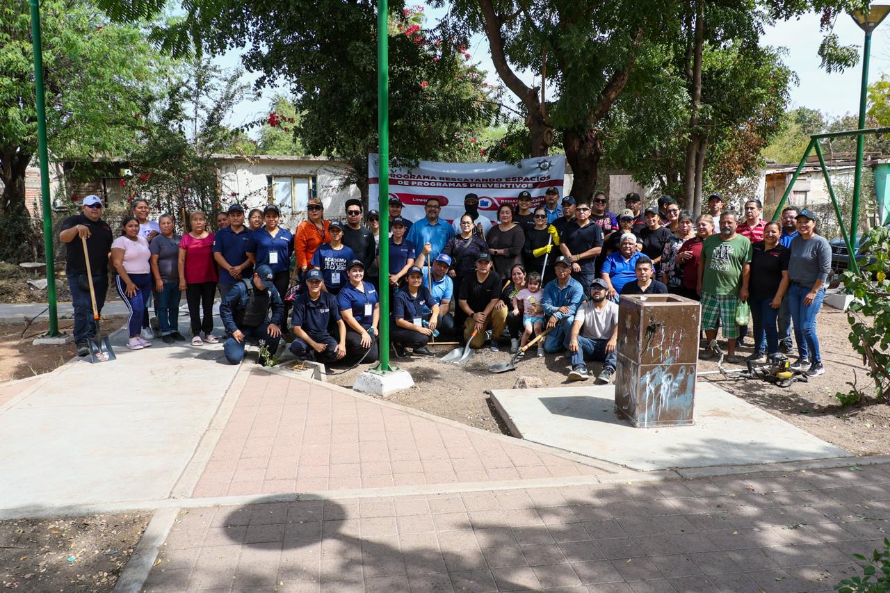 Recuperan parque en colonia Luis Echeverría