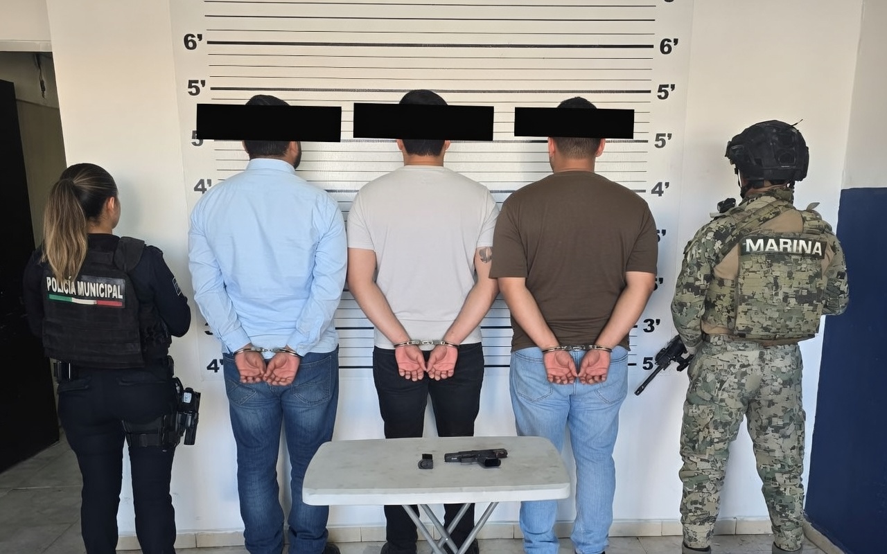 Caen tres con arma tras reporte de disparos