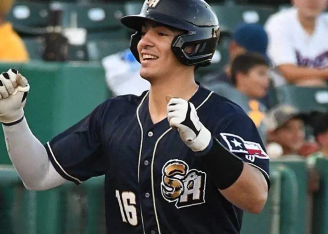 Brandon Valenzuela debuta en Grandes Ligas