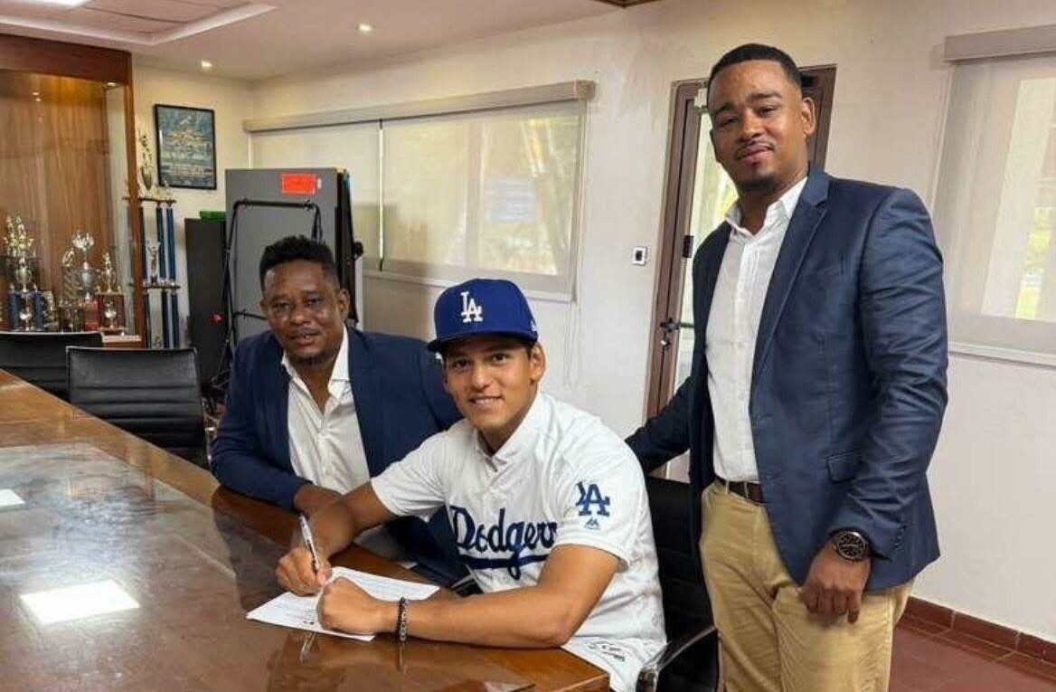 “Chevito” Villegas llega a Dodgers
